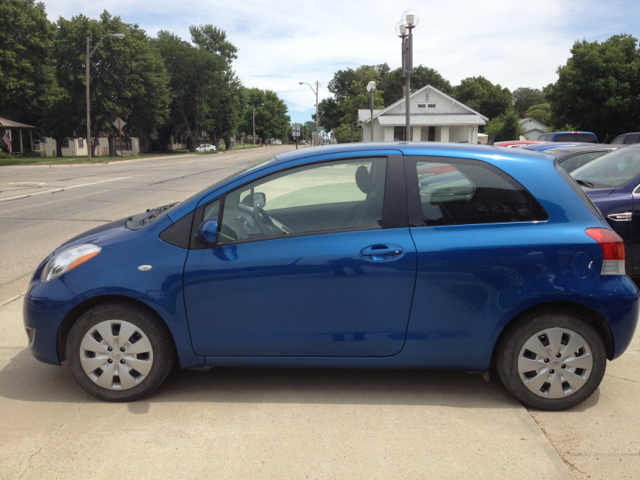 2009 Toyota Yaris 2dr Spyder GS 2.4L Sportronic