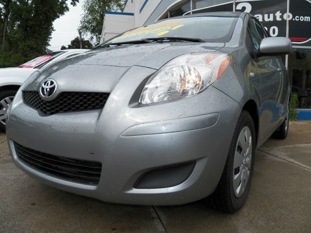 2009 Toyota Yaris Base W/5-spd Auto
