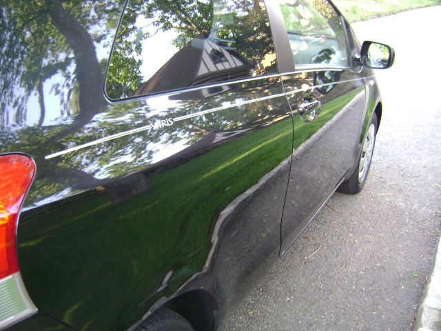 2009 Toyota Yaris 2dr Spyder GS 2.4L Sportronic