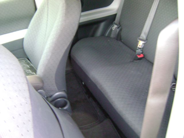 2009 Toyota Yaris 2dr Spyder GS 2.4L Sportronic