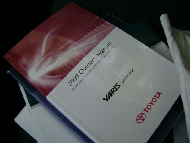 2009 Toyota Yaris 2dr Spyder GS 2.4L Sportronic