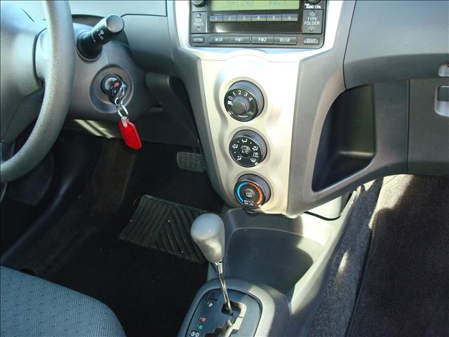 2010 Toyota Yaris Unknown