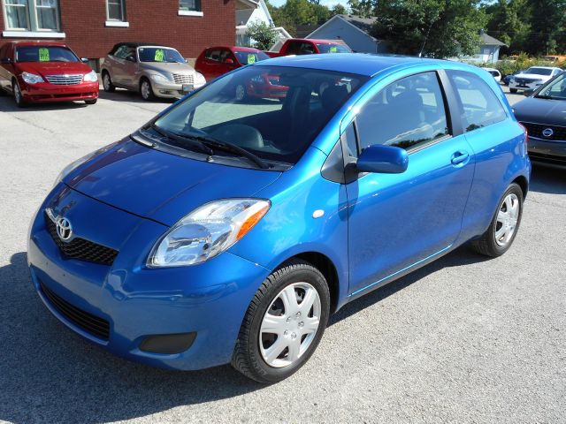 2010 Toyota Yaris Navigation Sunroof DVD