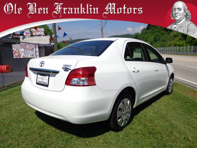 2012 Toyota Yaris Convertible V6 AUTO