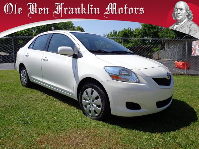 2012 Toyota Yaris Convertible V6 AUTO