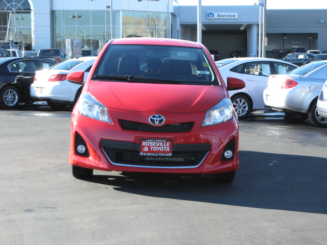 2012 Toyota Yaris SE 4 Motion AWD