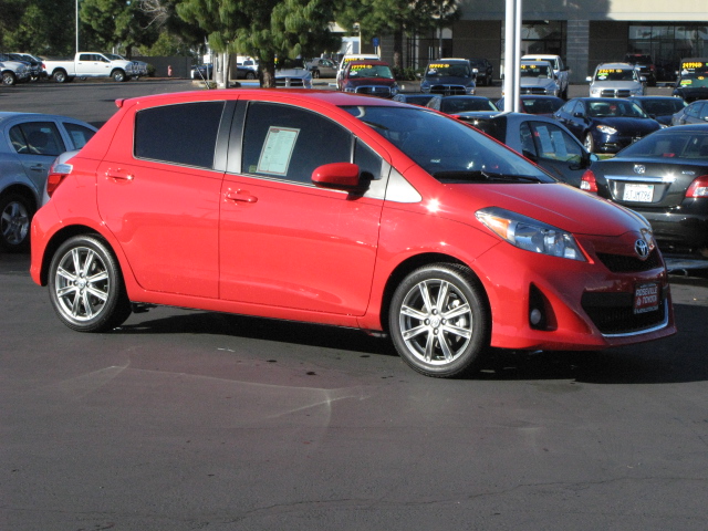 2012 Toyota Yaris SE 4 Motion AWD