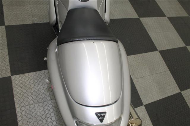 2000 Triumph Daytona 330xi