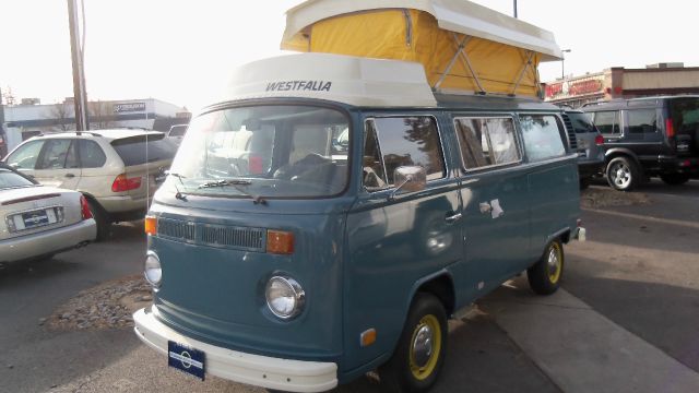 1974 Volkswagen Bus Kings Ranch