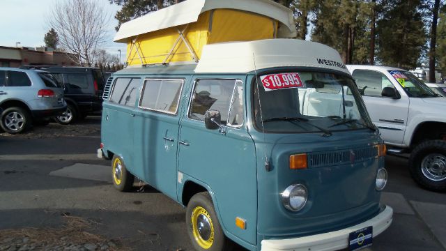 1974 Volkswagen Bus Kings Ranch