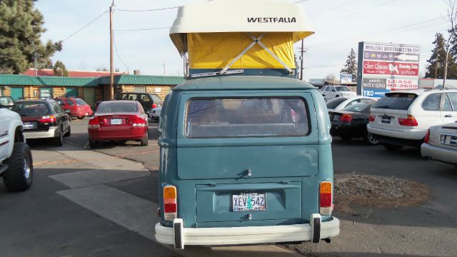 1974 Volkswagen Bus Kings Ranch