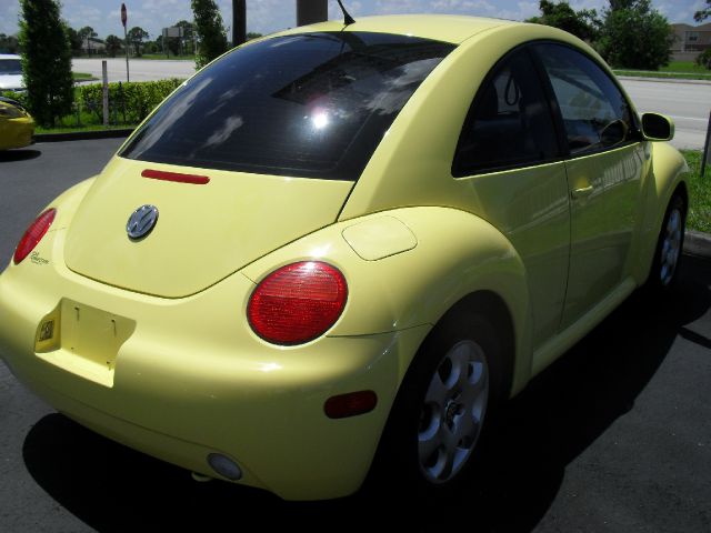 2002 Volkswagen Beetle FWD 4dr Sport