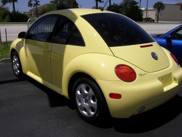 2002 Volkswagen Beetle FWD 4dr Sport