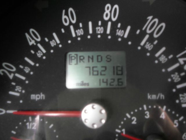 2004 Volkswagen Beetle FWD 4dr Sport