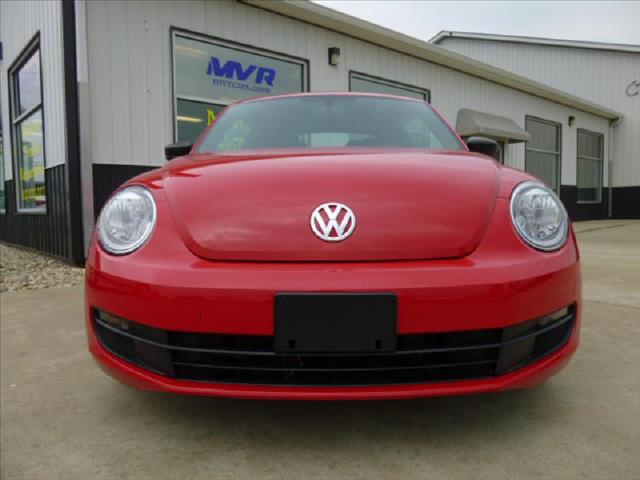 2012 Volkswagen Beetle L300 Sedan