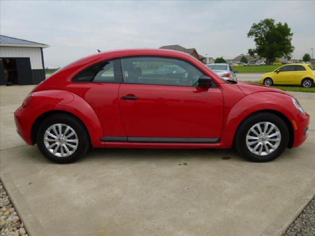 2012 Volkswagen Beetle L300 Sedan
