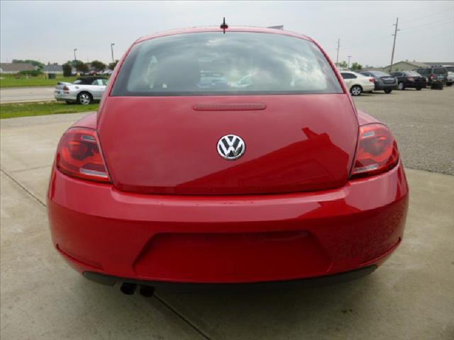 2012 Volkswagen Beetle L300 Sedan