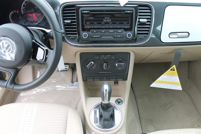 2013 Volkswagen Beetle 5dr HB Man Rio5 SX