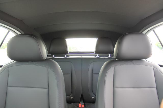 2013 Volkswagen Beetle Access Cab SR5 1 Owner