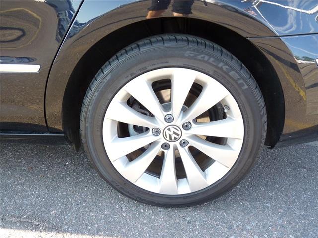 2010 Volkswagen CC 2008 Kia LX