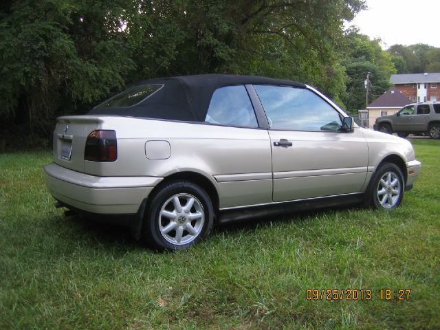 1999 Volkswagen Cabrio FWD 4dr Sport