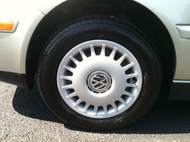 2001 Volkswagen Cabrio S Sedan