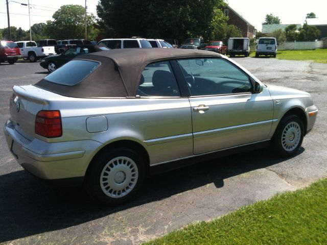 2001 Volkswagen Cabrio S Sedan
