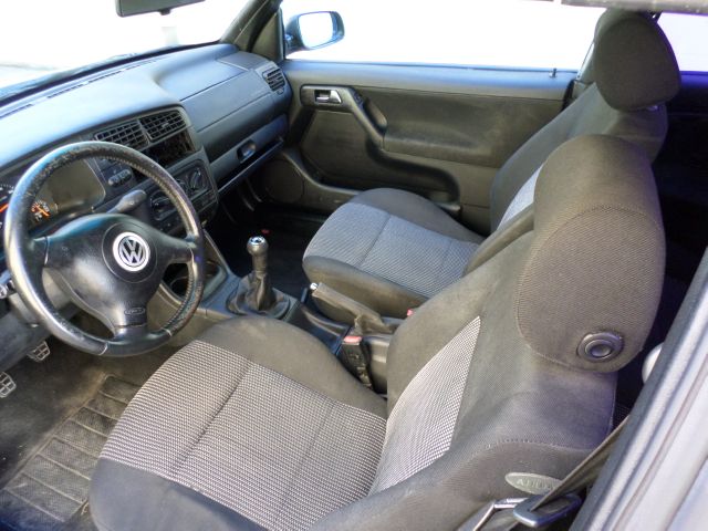 2001 Volkswagen Cabrio FWD 4dr Sport