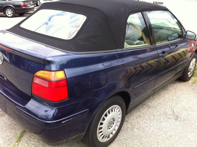 2001 Volkswagen Cabrio S Sedan