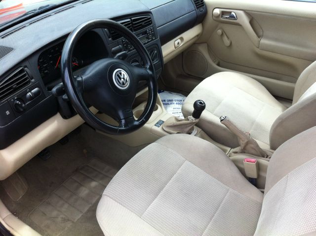 2001 Volkswagen Cabrio S Sedan