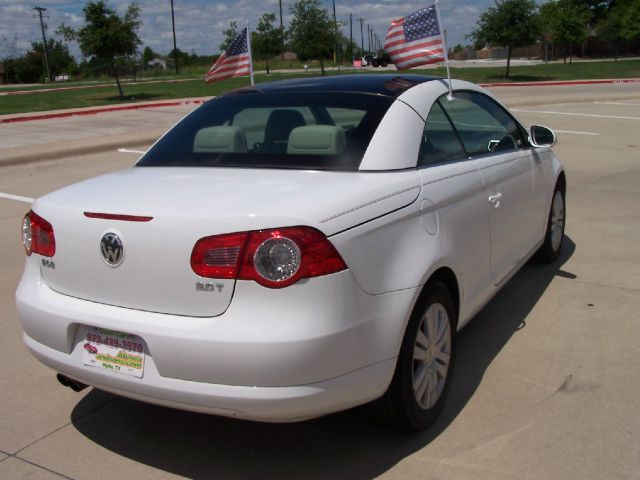 2007 Volkswagen Eos Wagon SE