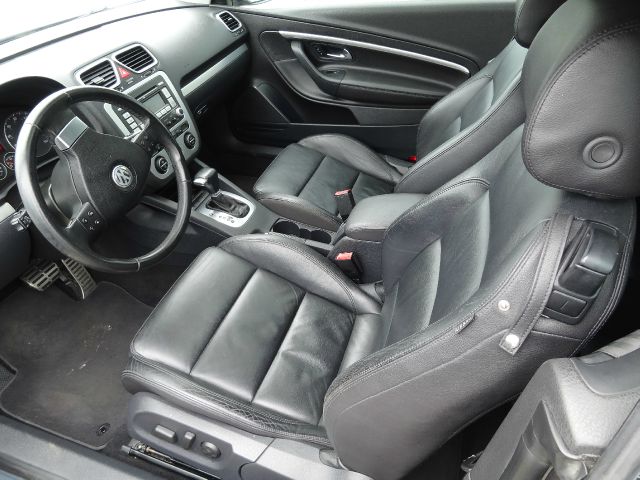 2007 Volkswagen Eos 7 Passenger Quad Seating 4 Door