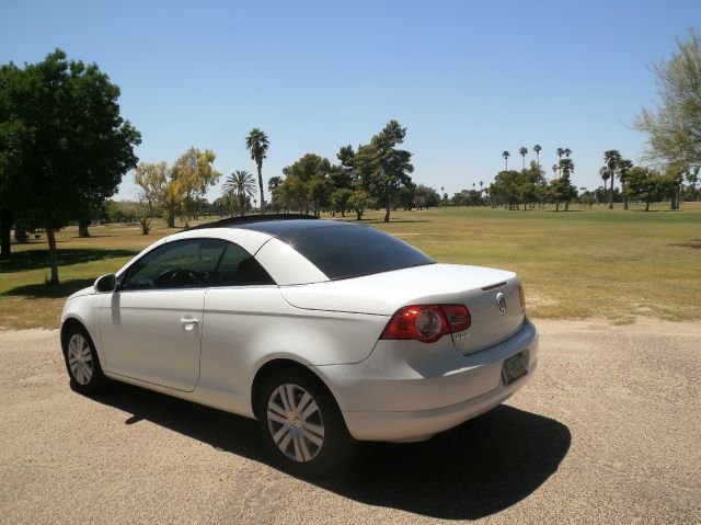 2008 Volkswagen Eos Series 4