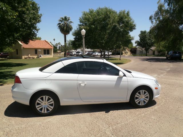 2008 Volkswagen Eos Series 4
