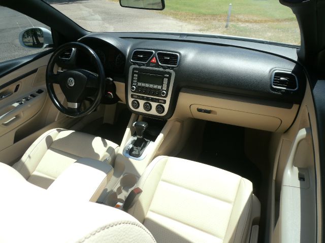 2008 Volkswagen Eos Series 4