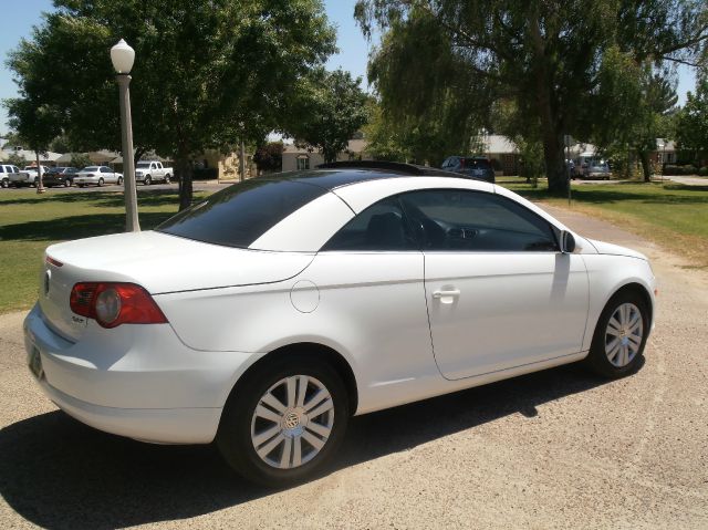 2008 Volkswagen Eos Series 4