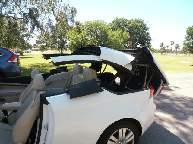 2008 Volkswagen Eos Series 4