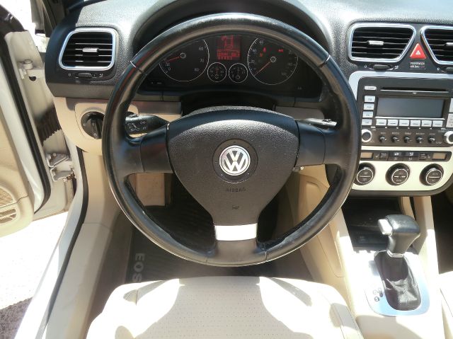 2008 Volkswagen Eos Series 4