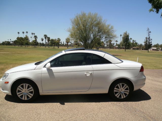 2008 Volkswagen Eos Series 4