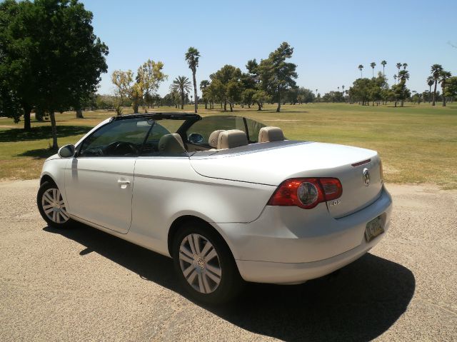 2008 Volkswagen Eos Series 4