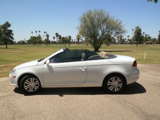 2008 Volkswagen Eos Series 4