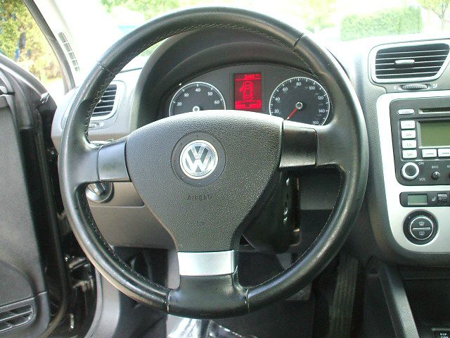 2008 Volkswagen Eos Series 4