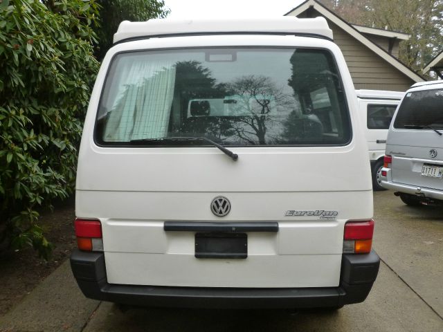 1995 Volkswagen EuroVan 4dr Sport Sdn Auto RWD