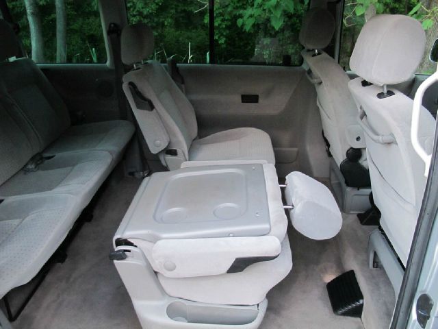 2001 Volkswagen EuroVan FWD 4dr Sport
