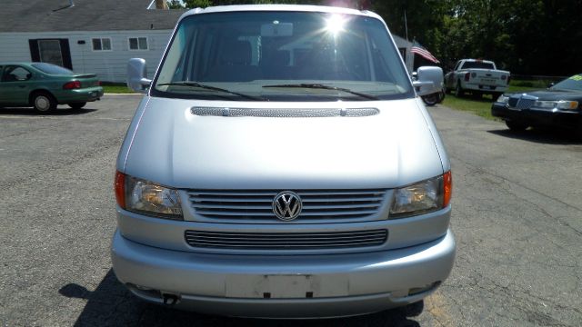 2001 Volkswagen EuroVan Deluxe Sport