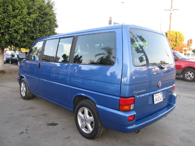 2002 Volkswagen EuroVan Deluxe Sport