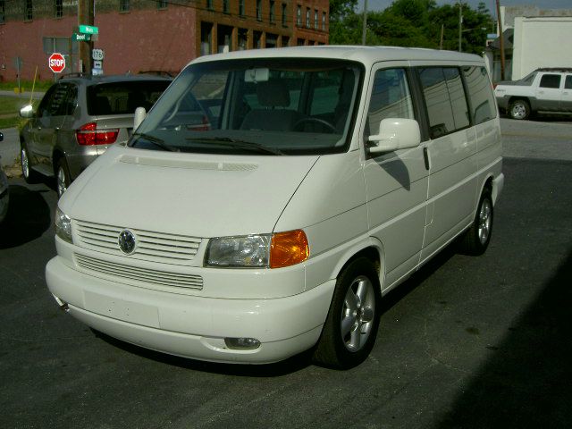 2002 Volkswagen EuroVan Deluxe Sport