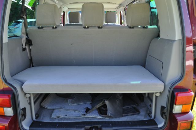 2003 Volkswagen EuroVan Deluxe Sport