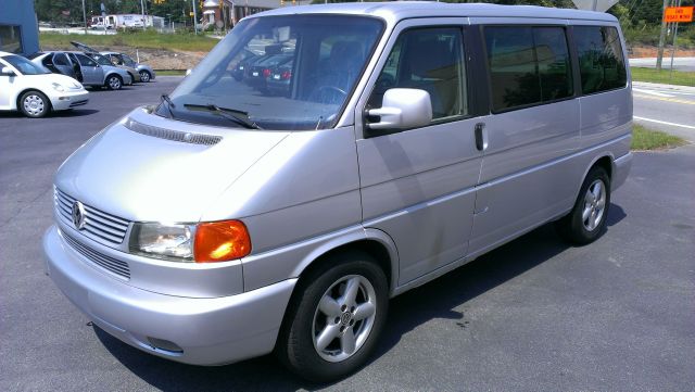 2003 Volkswagen EuroVan Deluxe Sport