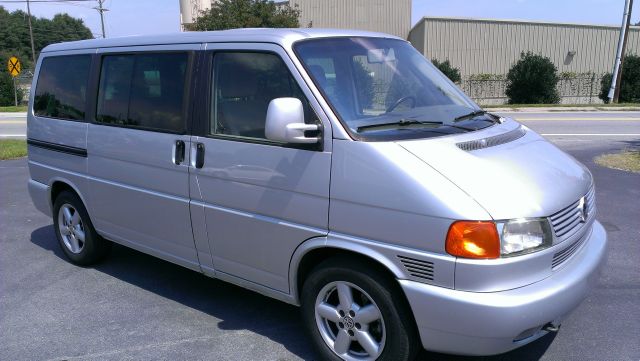 2003 Volkswagen EuroVan Deluxe Sport